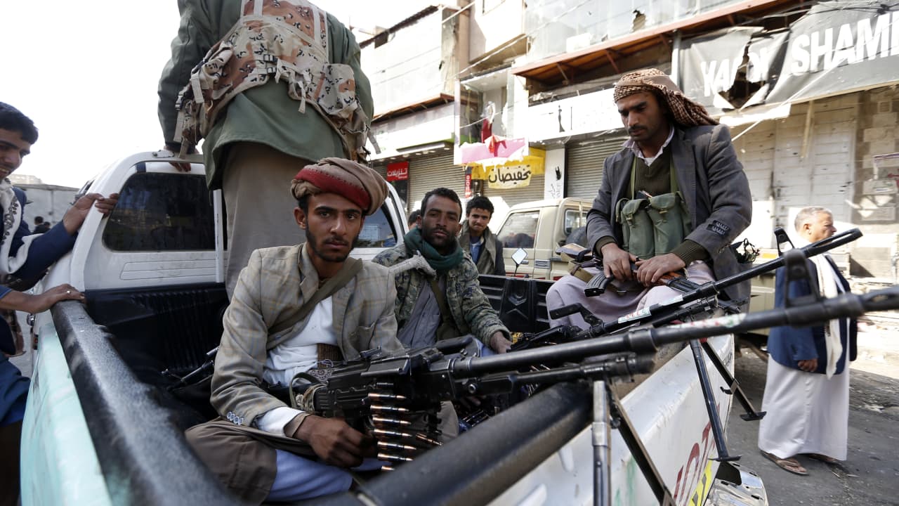 وزير يمني: ألف قتيل على يد الحوثي وصنعاء مدينة رعب