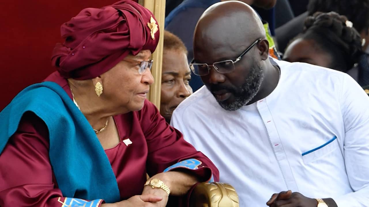 نجم كرة القدم السابق ورئيس ليبيريا الجديد يخفّض راتبه الرئاسي لمواجهة “الاقتصاد المنهار”