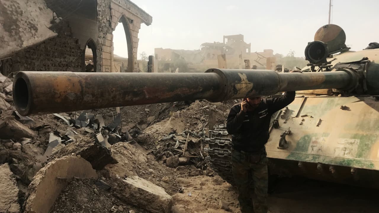 الجيش الأمريكي: قوات موالية للنظام السوري تحتشد قبالة مواقعنا
