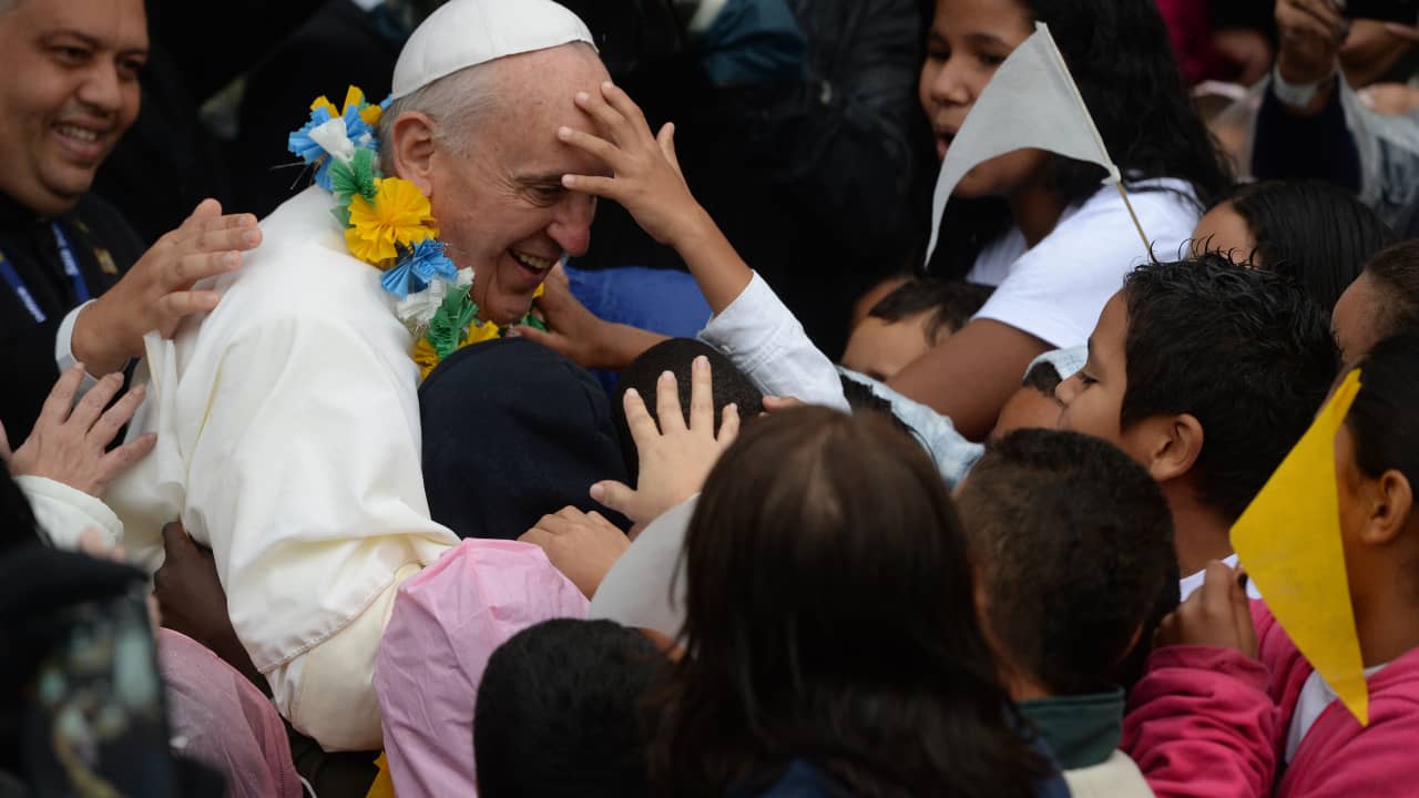 البابا فرانسيس يقارن الإجهاض بحقبة "تحسين النسل" النازية