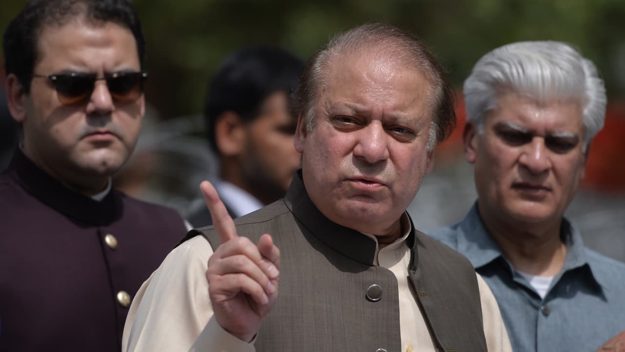 الحكم على رئيس وزراء باكستان السابق بالسجن لـ10 أعوام 