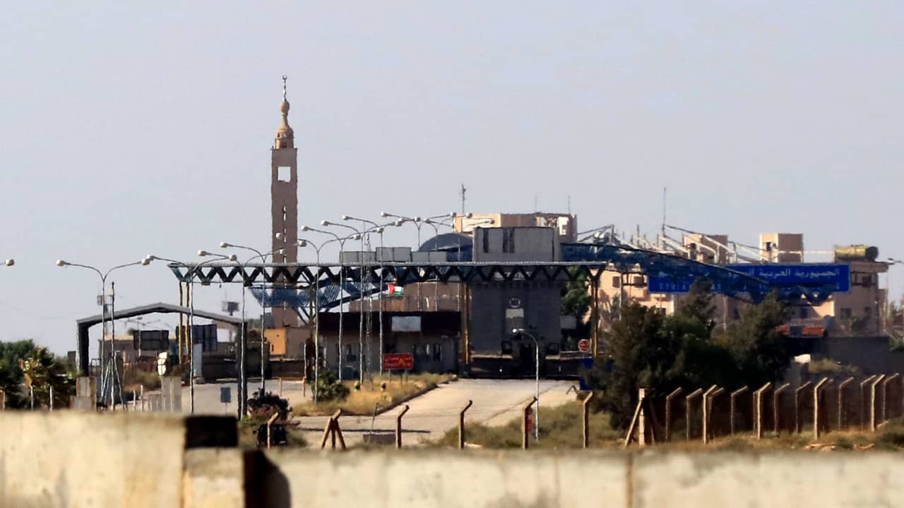 النظام السوري يسيطر على معبر نصيب.. والائتلاف: ما جرى في درعا "جريمة حرب"