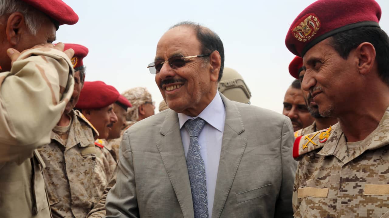 علي محسن الأحمر: المؤسسة العسكرية أمل اليمنيين بـ"دحر" مشروع إيران