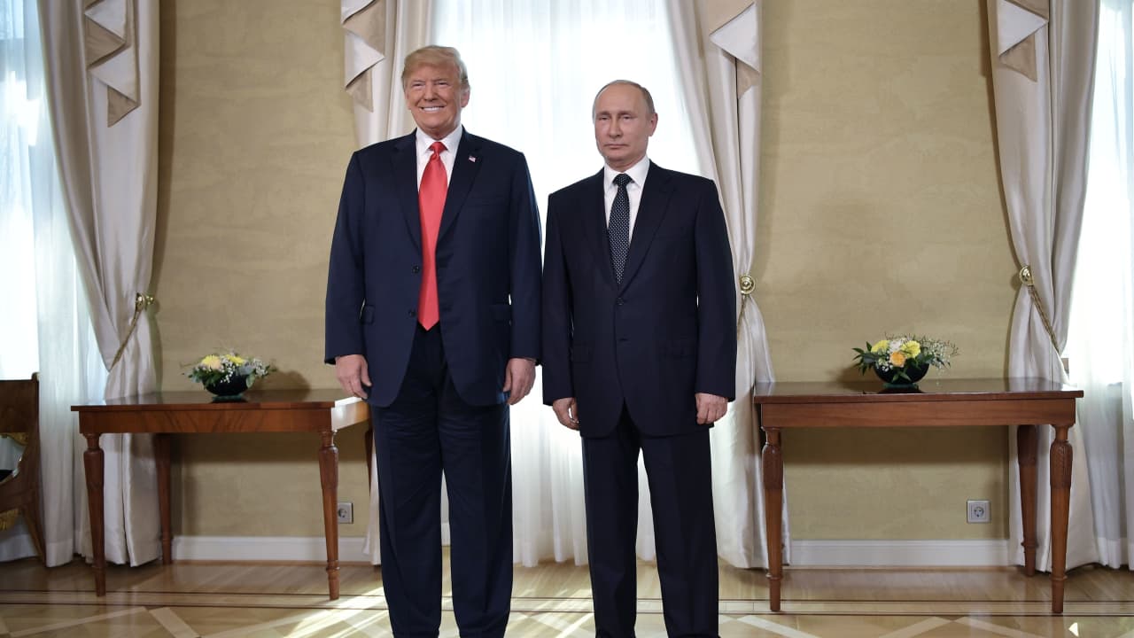 مساعد الرئيس الروسي يوضح سيناريوهات لقاء بوتين وترامب