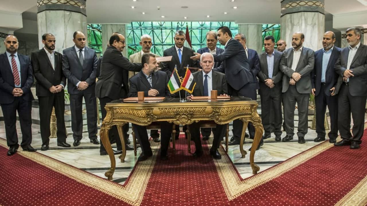 حماس ترحب بدعوة روسيا لعقد "لقاء مصالحة" مع حركة فتح: موقفنا ثابت