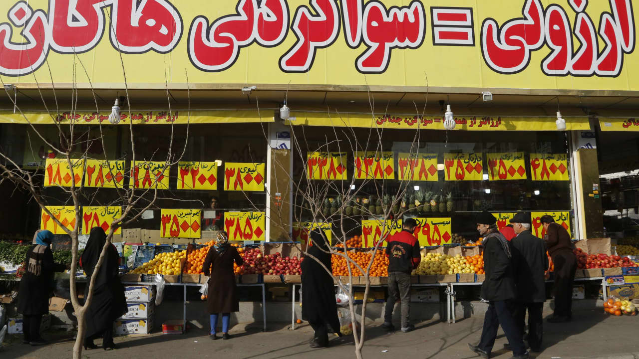 رأي.. الإيرانيون يحتفلون بعيد النوروز وسط ظروف البلد القاسية