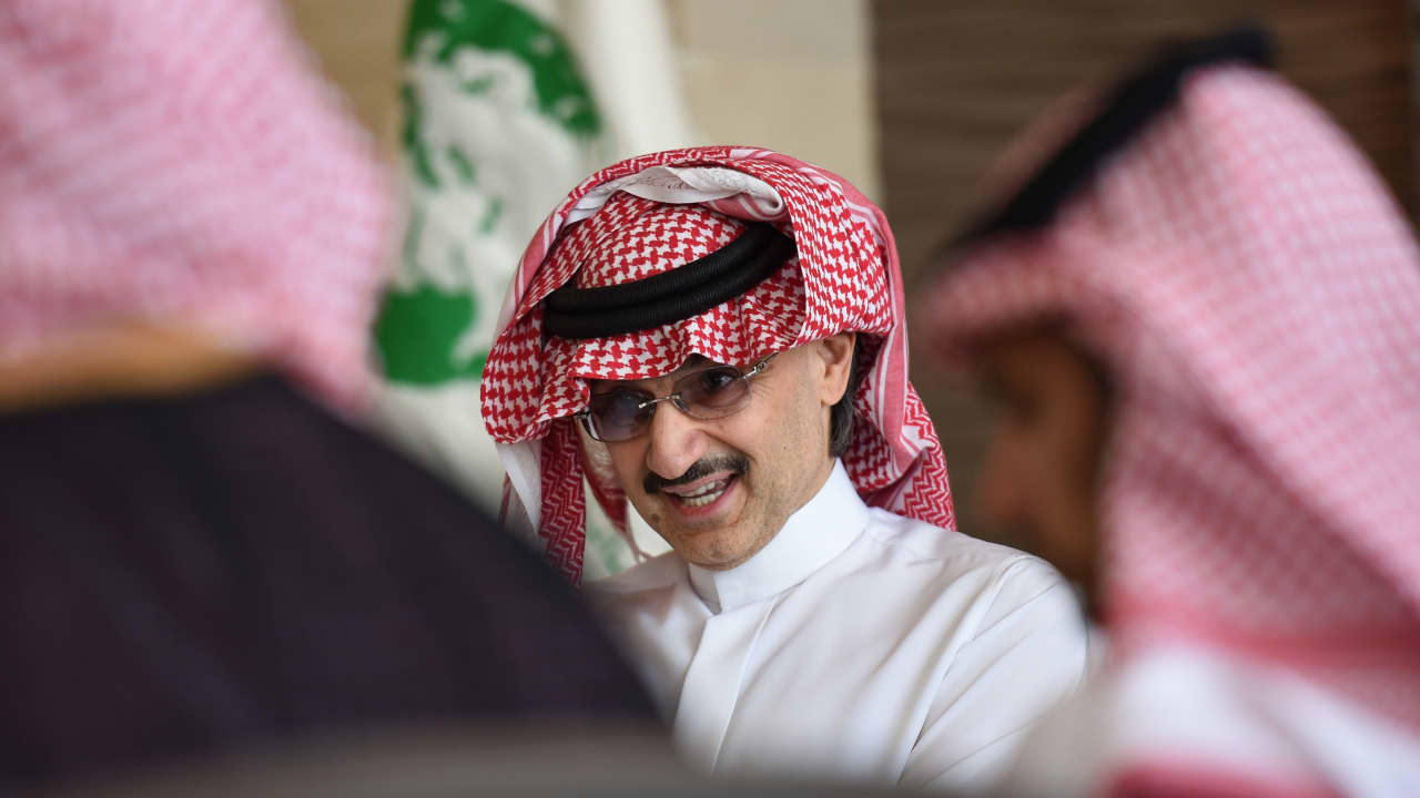 هكذا احتفل الوليد بن طلال بتأهل الهلال لنهائي دوري أبطال آسيا أمام السد