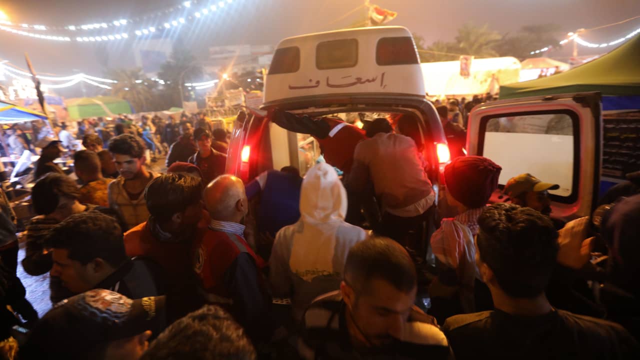 مقتل 12 متظاهرًا وإصابة 22 في "ليلة دامية" بالعراق 