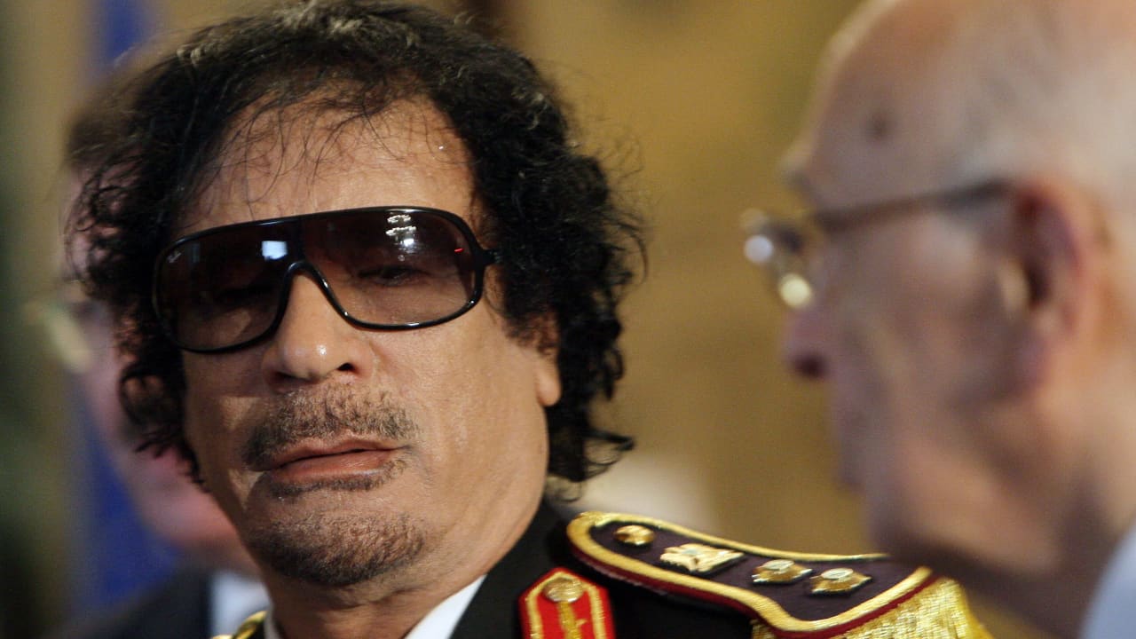 بعد الإعلان عن الخطة الأمريكية.. مغردون يستذكرون "صفقة القرن" التي اقترحها القذافي