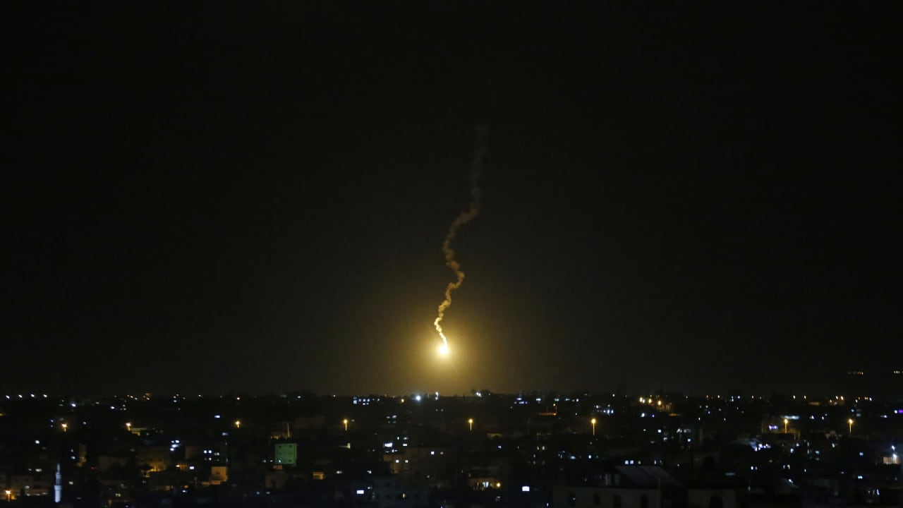 إسرائيل: إحباط هجوم بالعبوات الناسفة بالجولان.. وضربات جوية بعد إطلاق صاروخ من غزة