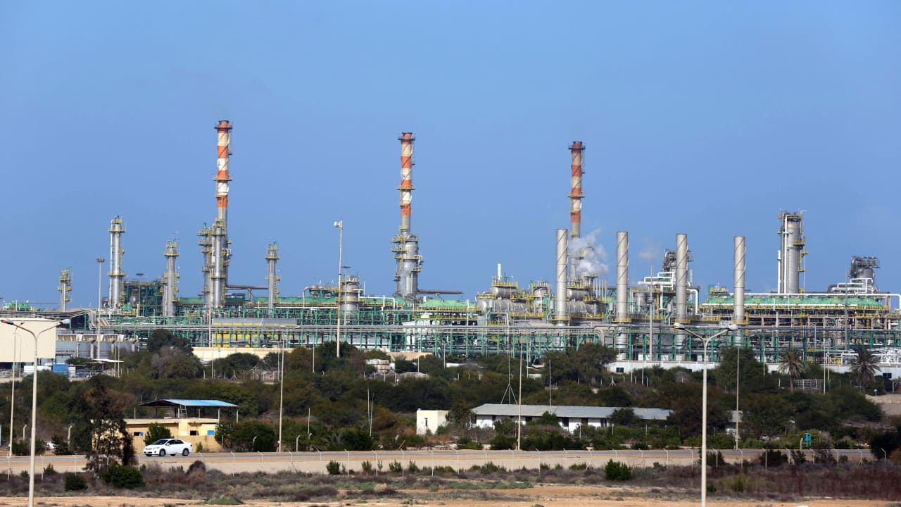 المؤسسة الوطنية للنفط في ليبيا ترفع حالة القوة القاهرة عن الحقول والموانيء "الآمنة"