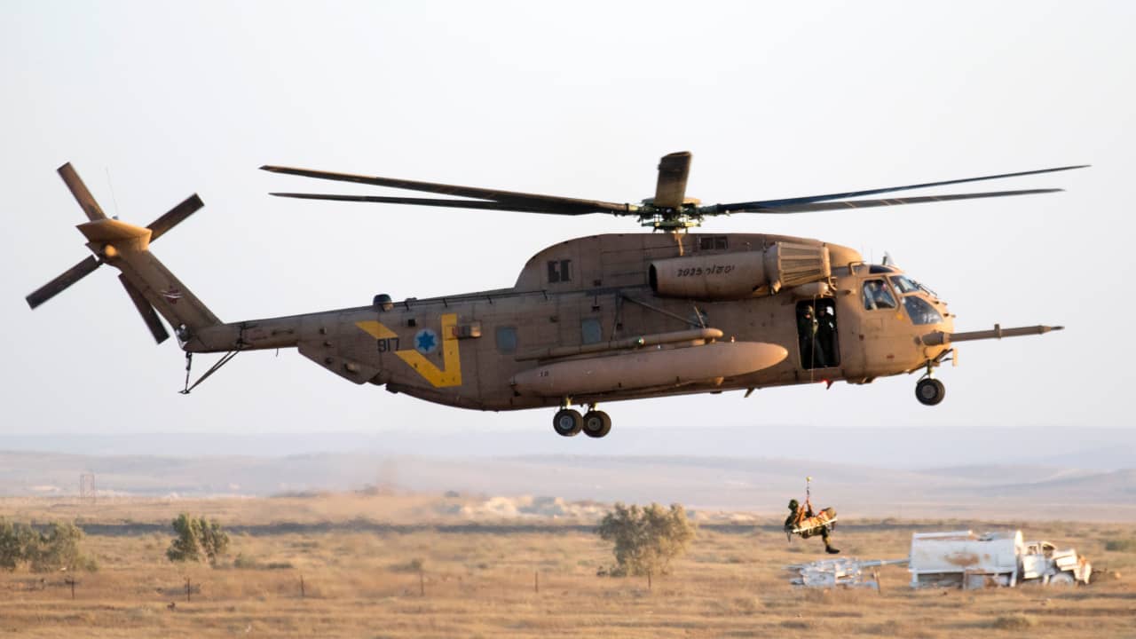 الجيش الإسرائيلي يعلن إخلاء جندي أمريكي مُصاب في تحطم مروحية قوات حفظ السلام بجنوب سيناء