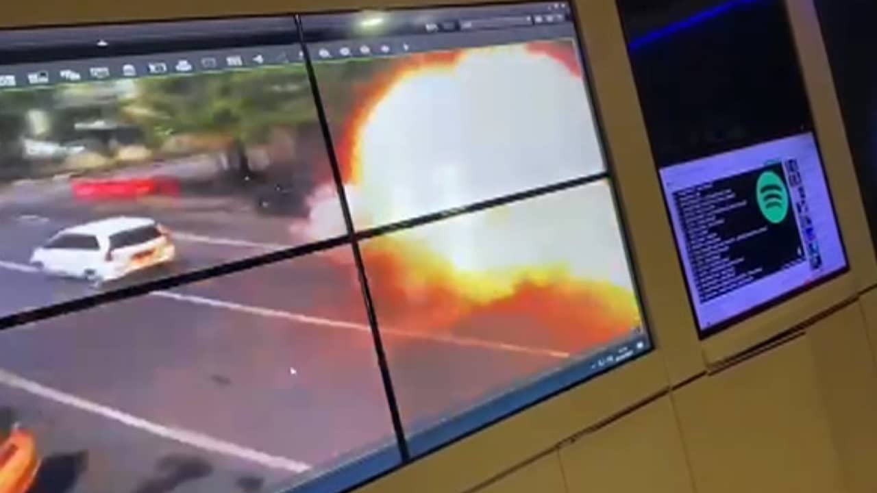 فيديو يُظهر لحظة وقوع الانفجار خارج كنيسة كاثوليكية في إندونيسيا