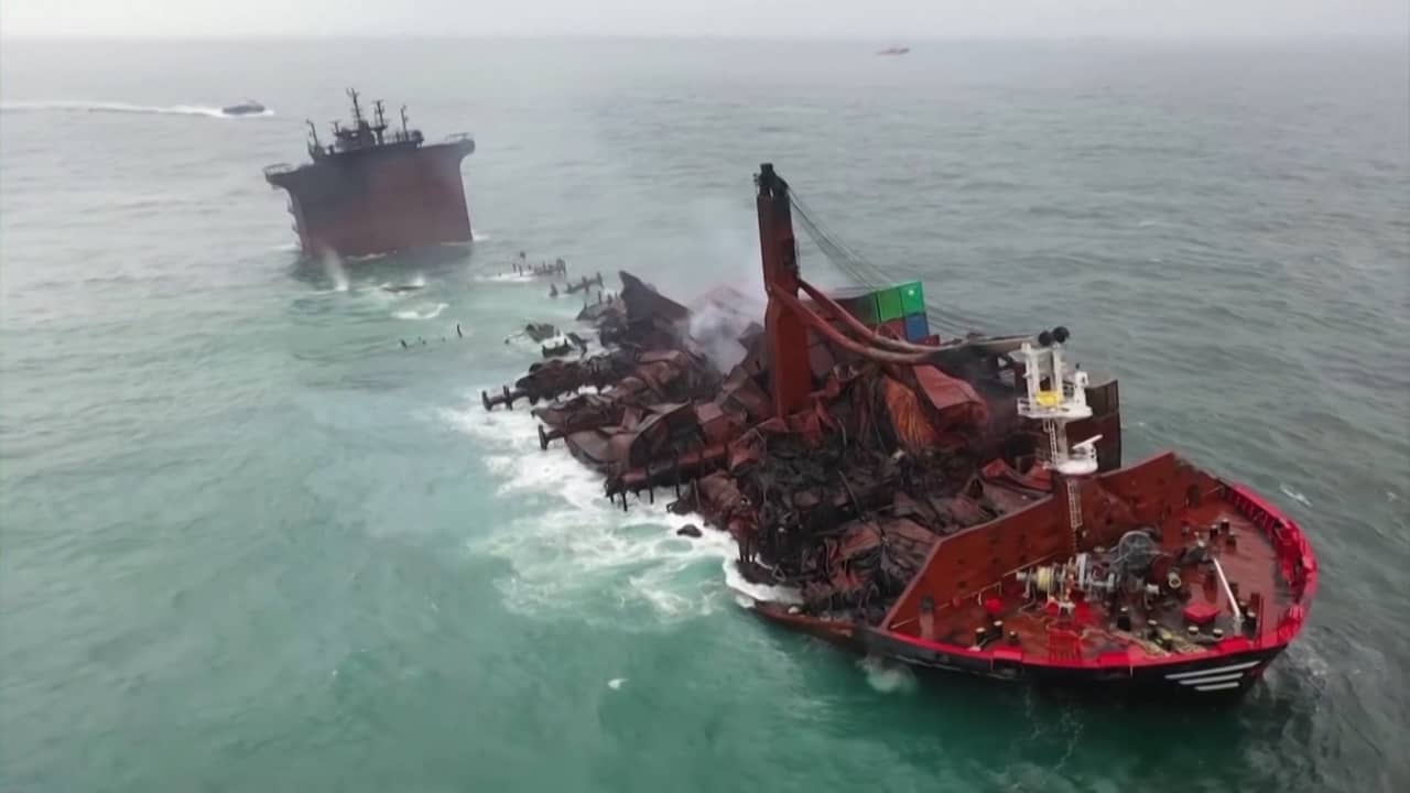 حماة البيئة: احتراق وغرق سفينة قبالة سواحل سريلانكا أحد أسوء الكوارث