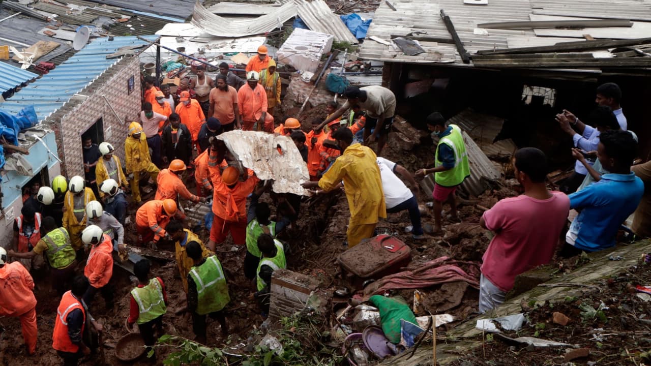 مصرع أكثر من 31 شخصا في انهيارات أرضية في الهند بسبب الأمطار الغزيرة
