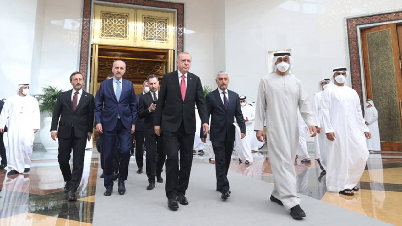 أردوغان يصل الإمارات للتعزية في وفاة الشيخ خليفة بن زايد
