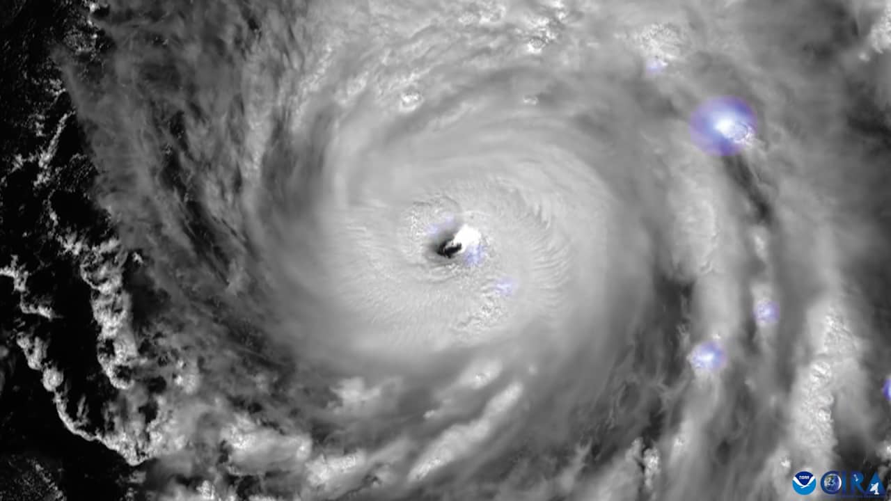 لقطات مذهلة بتقنية الفاصل الزمني ترصد تشكّل إعصار إيان من الفضاء
