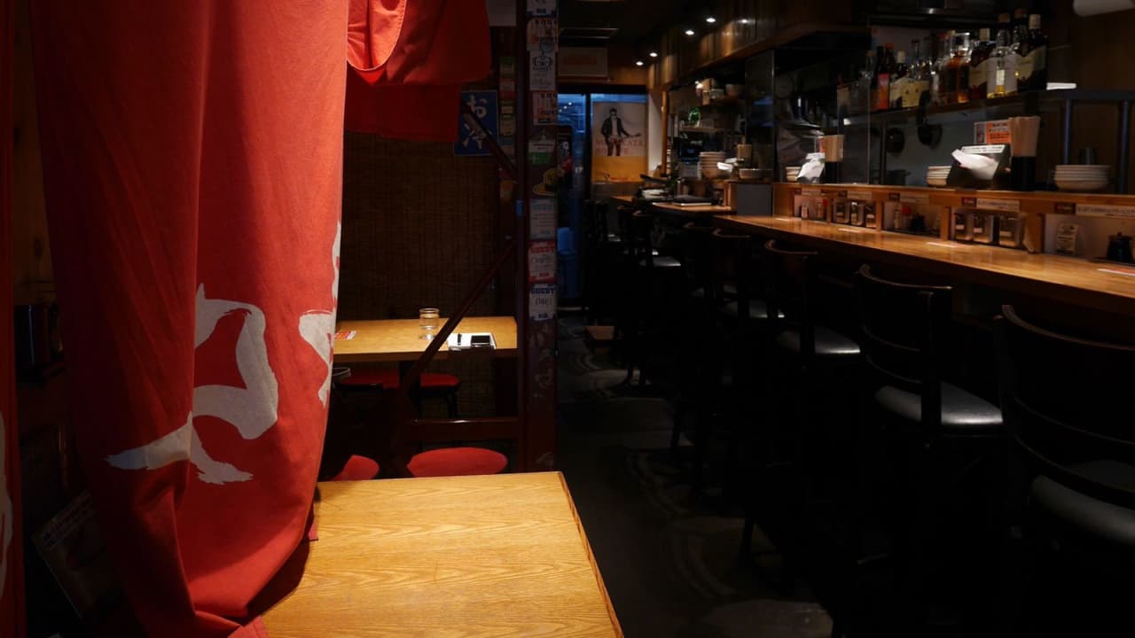 هذا المطعم في طوكيو يمنع زبائنه من استخدام هواتفهم أثناء تناول الطعام