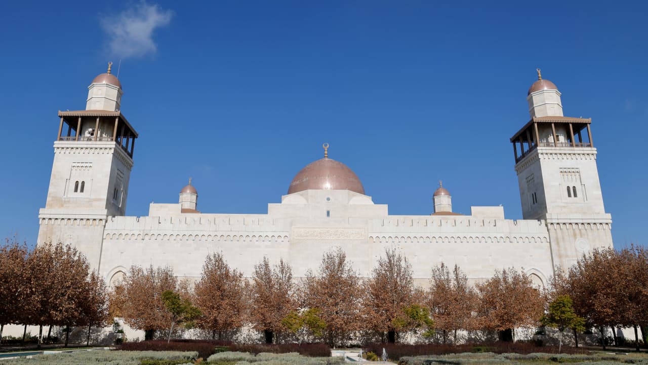 ستقام فيه مأدبة زفاف ولي عهد الأردن ورجوة آل سيف.. ما الذي نعرفه عن قصر الحسينية؟
