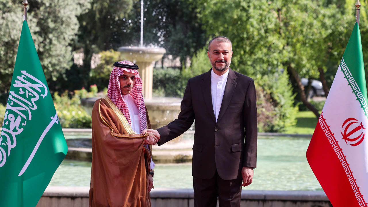 اتصال هاتفي جديد بين وزيري خارجية السعودية وإيران.. ماذا بحثا؟؟