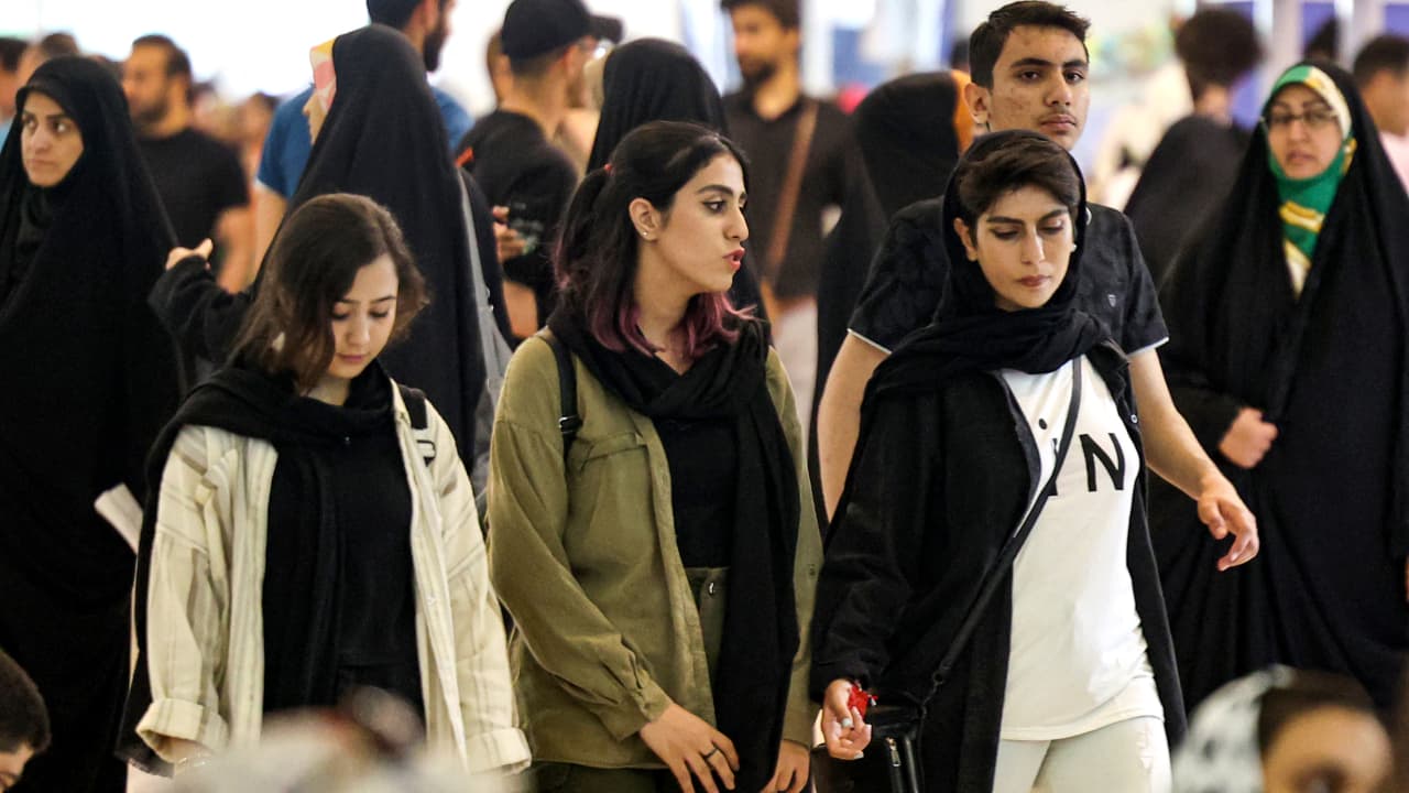 إيران: اجتماع للسلطات الثلاث يؤكد أهمية اعتماد قانون شامل حول الحجاب