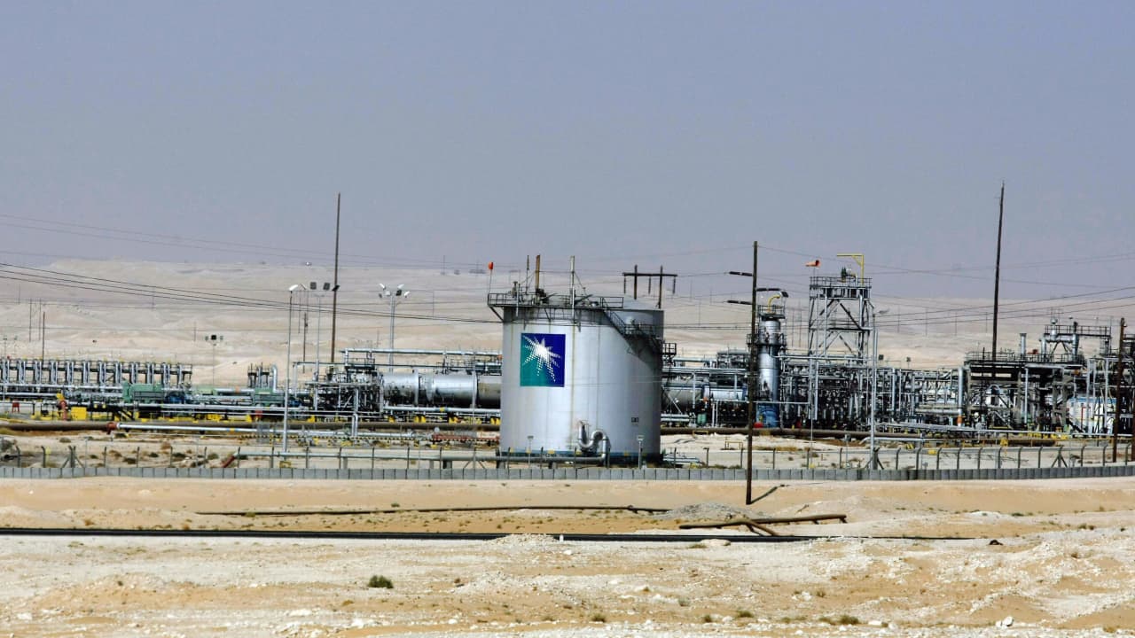 قرار جديد من السعودية وروسيا بشأن الخفض الإضافي لإنتاج وتصدير النفط في أغسطس 