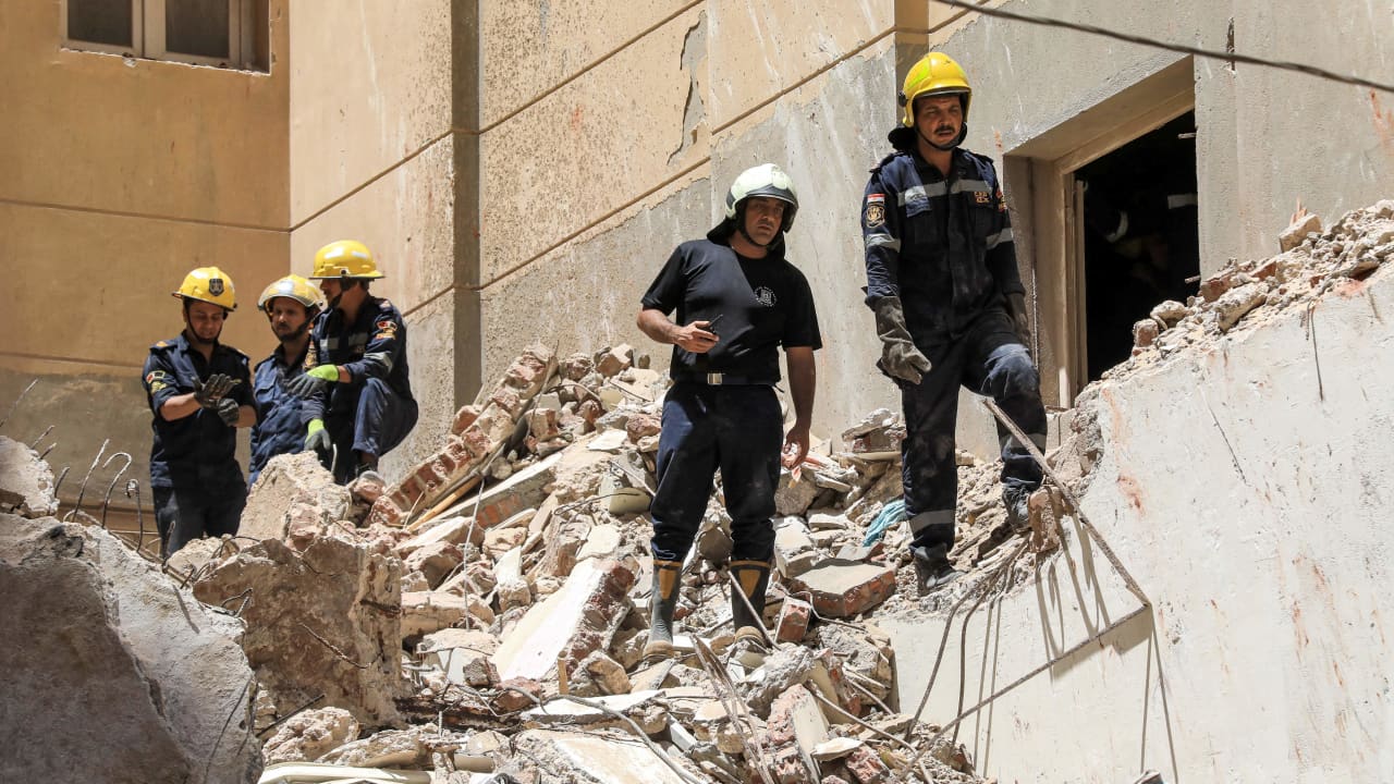 قتيلان و3 جرحى بانهيار مبنى في الإسكندرية والنيابة الإدارية تأمر بالتحقيق العاجل