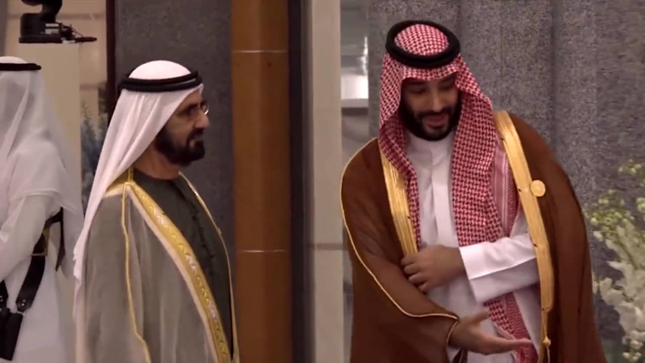 تفاعل على استقبال محمد بن سلمان لمحمد بن راشد بمقر القمة الخليجية