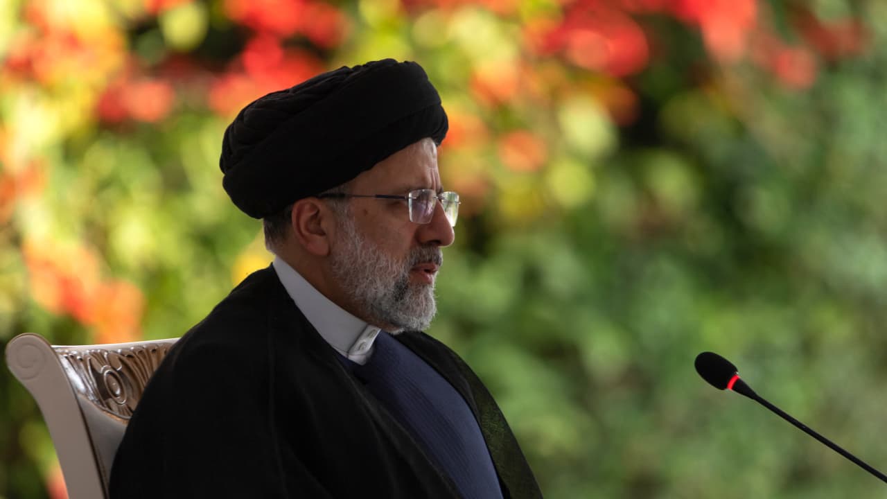 "إدانتها ليست كافية على الإطلاق"... الرئيس الإيراني: يجب على السويد تسليم المسيئين للقرآن الكريم ليد العدالة