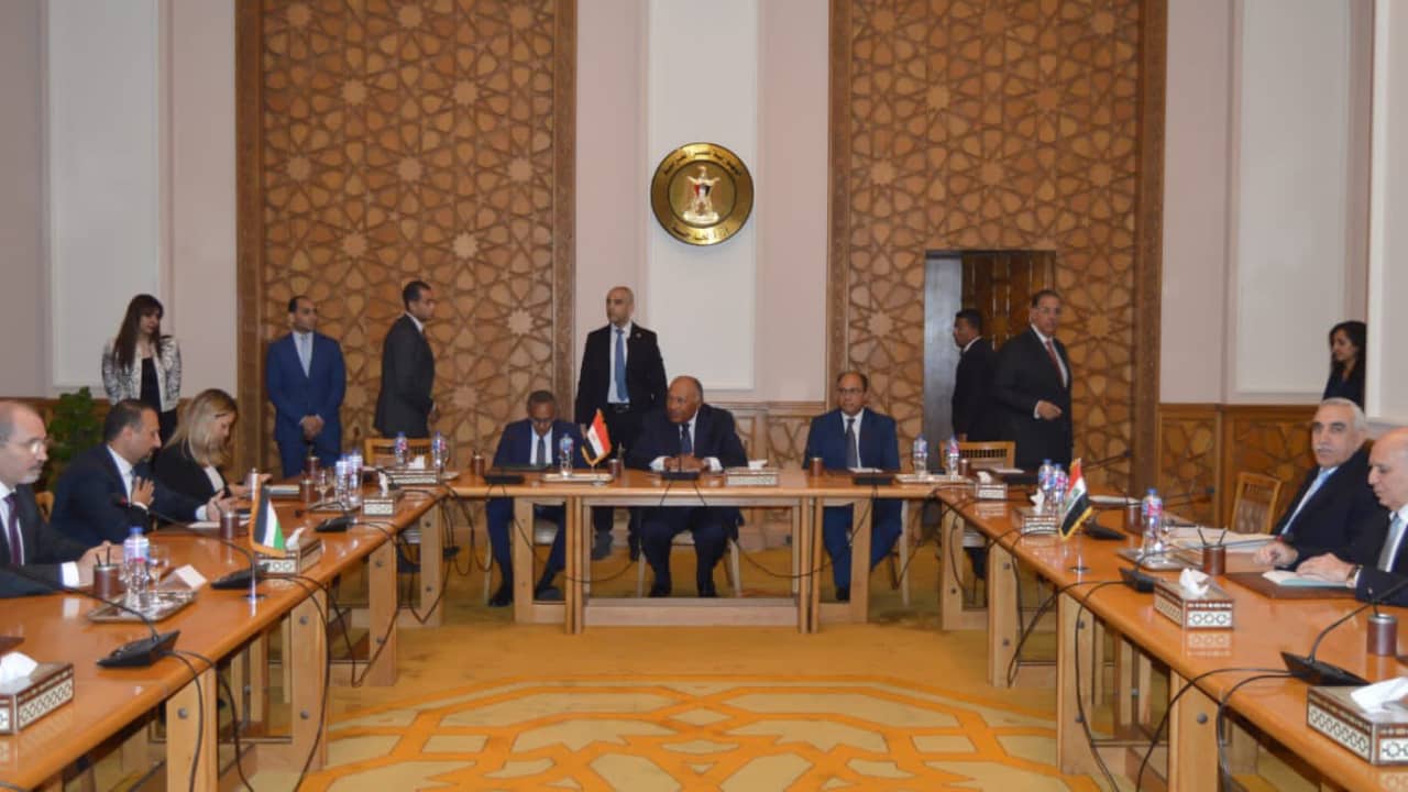 وزراء خارجية مصر والأردن والعراق يبحثون في القاهرة تعزيز التعاون الاقتصادي المشترك