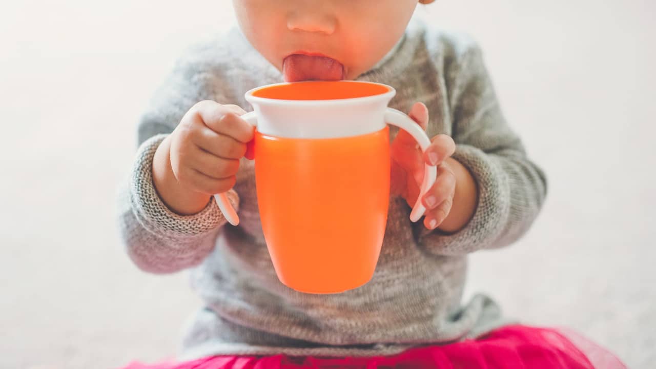 الأكاديمية الأمريكية لطب الأطفال: الحليب الصناعي للأطفال لا يتمتع بأي فوائد غذائية