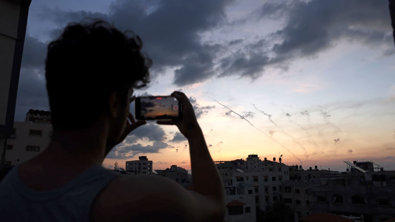 رسم بياني يوضح نشاط الاتصال عبر الانترنت في غزة منذ بداية الحرب