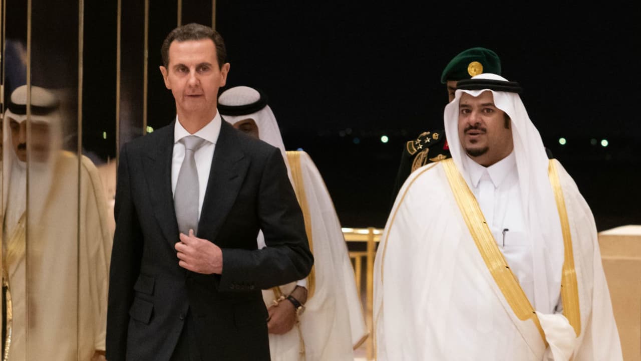 السعودية.. تفاعل على فيديو وصول واستقبال بشار الأسد في الرياض