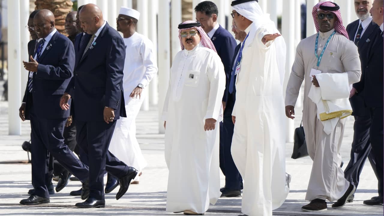 ملك البحرين في مؤتمر COP28: ملتزمون بالحياد الصفري الكربوني عام 2060 وبتخفيض الانبعاثات 30% في 2035
