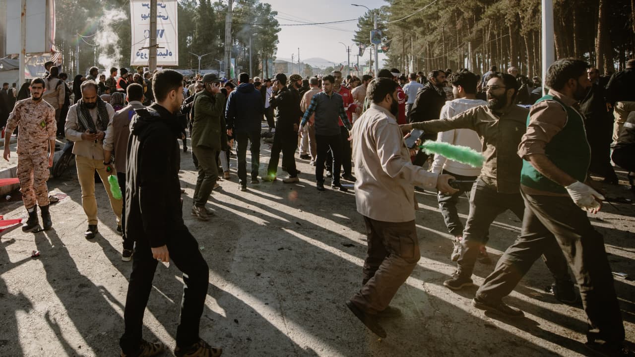 "داعش" يعلن مسؤوليته عن تفجيري إيران قرب ضريح قاسم سليماني