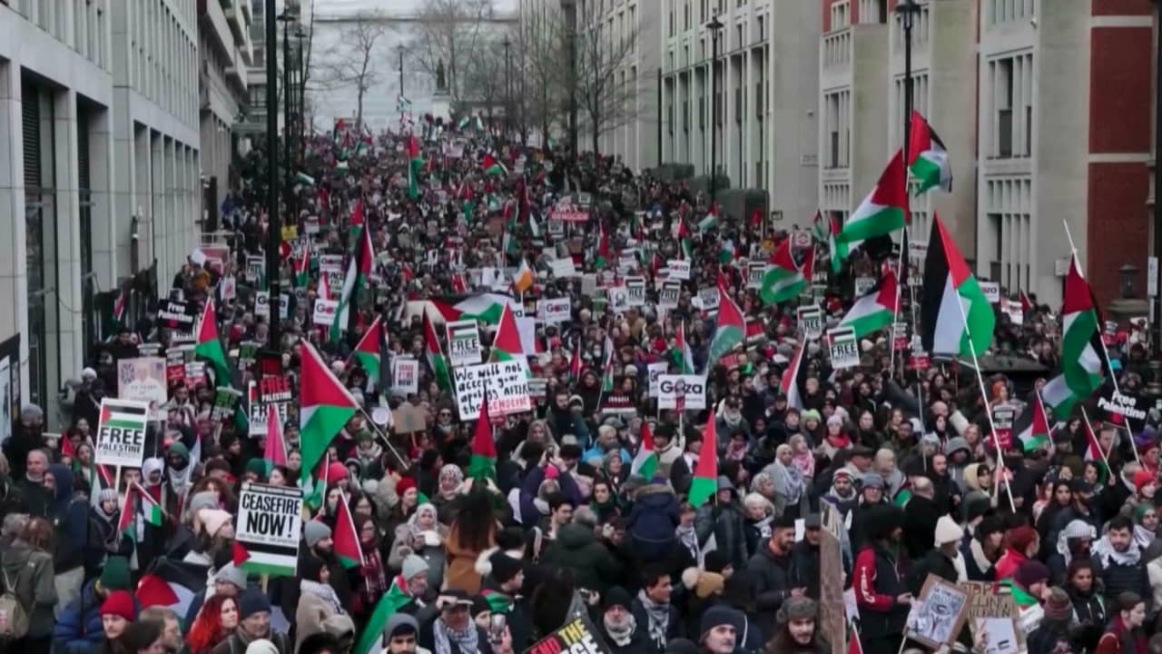 مظاهرات حول العالم دعمًا للفلسطينيين في غزة.. ومطالبات بوقف قصف القطاع