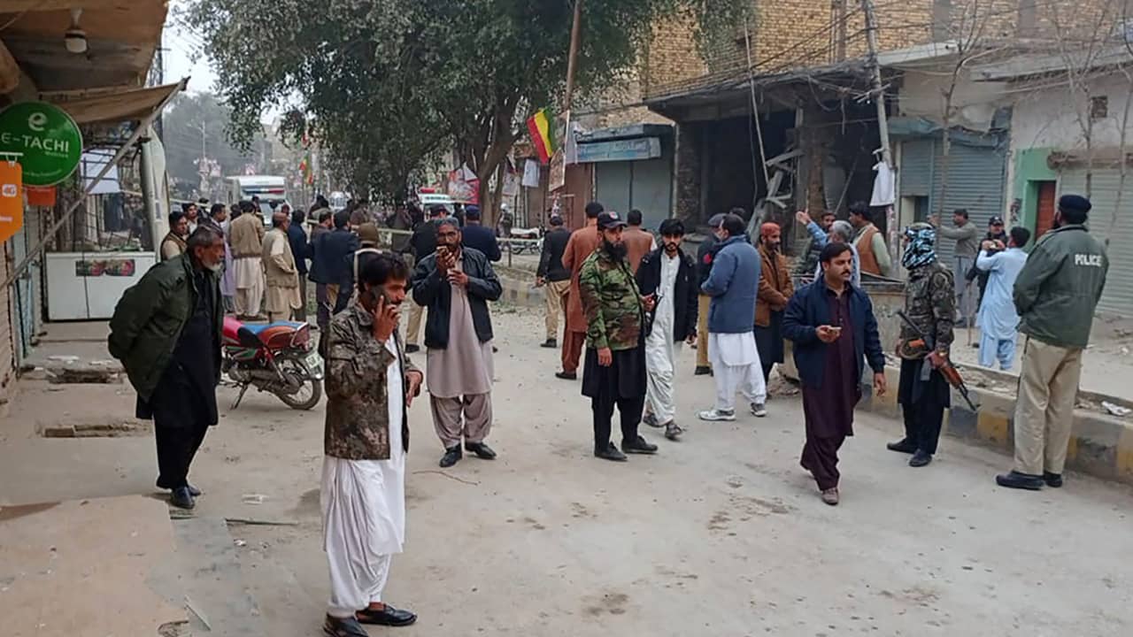 باكستان.. مقتل مشرح ينتمي لحزب عمران خان وسط تصاعد العنف قبل الانتخابات