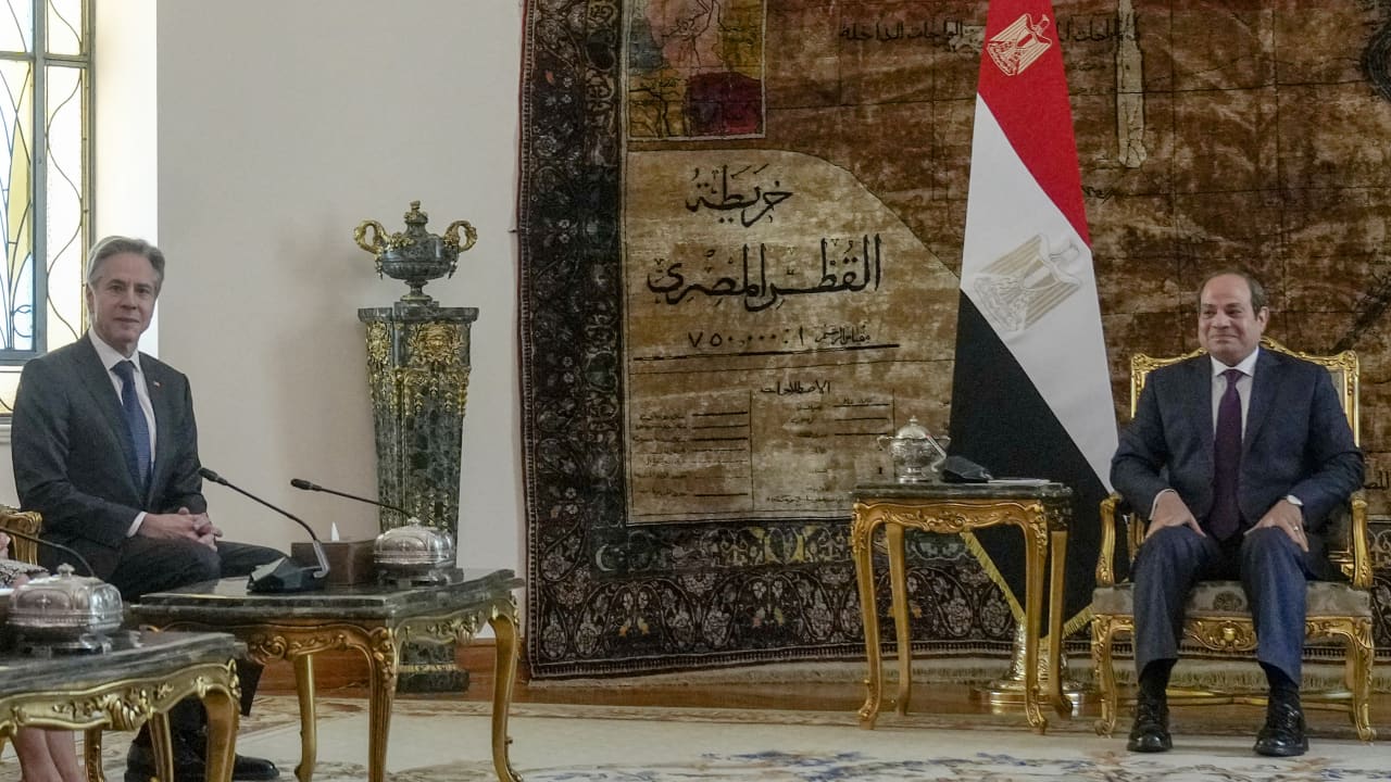 بلينكن يلتقي السيسي في القاهرة بحضور رئيس المخابرات المصرية 