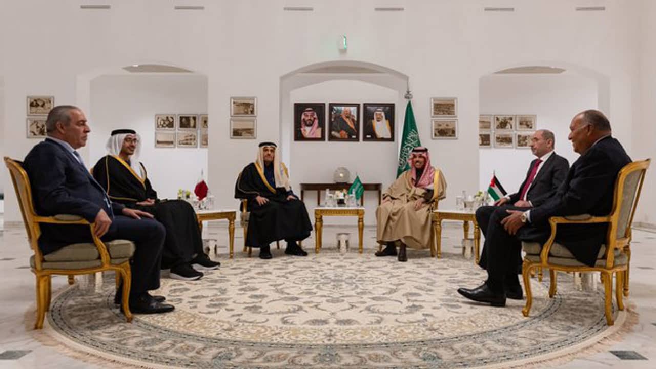 اجتماع سداسي في العاصمة السعودية لبحث تطورات الحرب في غزة