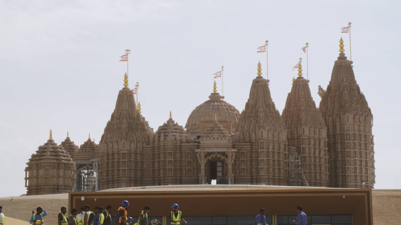 قبل افتتاحه قريبًا.. إليك نظرة خاطفة على أول معبد هندوسي في أبوظبي