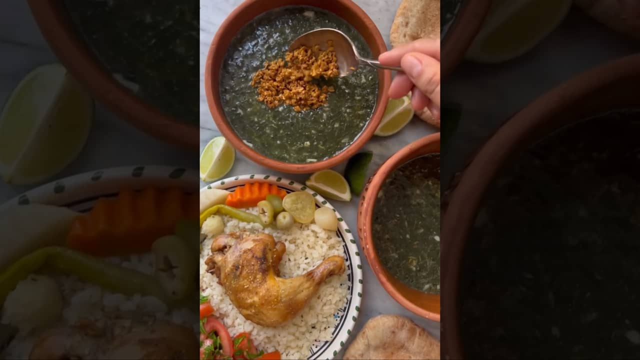 طعام الملوك.. هكذا تحضّر طبق الملوخية في رمضان على الطريقة المصرية