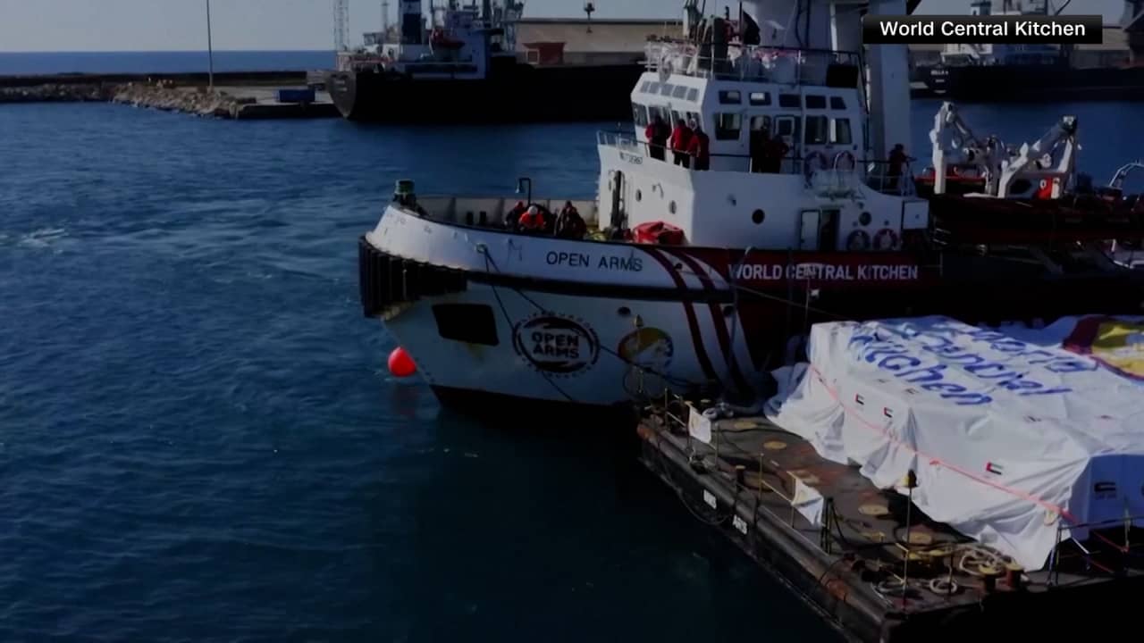 200 طن.. مما تتكون المساعدات التي يتم نقلها عبر البحر إلى غزة؟