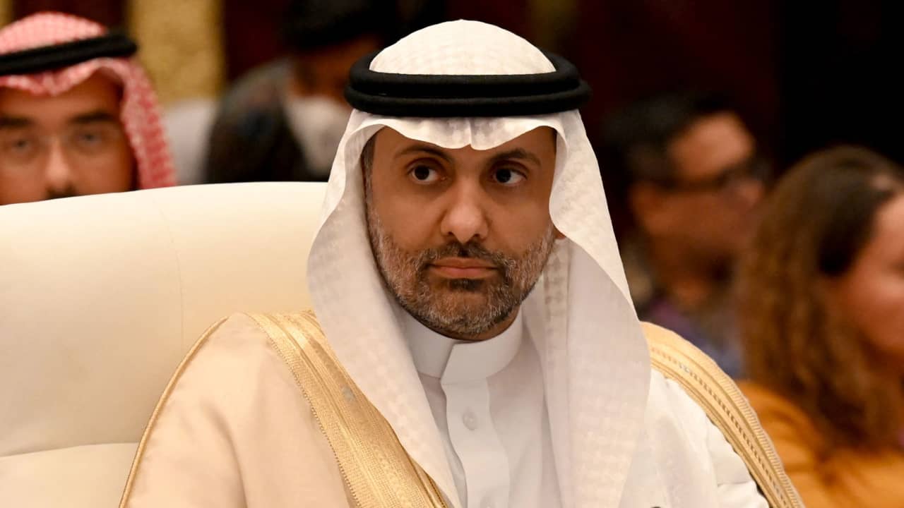 "أنتم وش تدورون".. رد وزير الصحة السعودي على سؤال مريض يثير تفاعلا