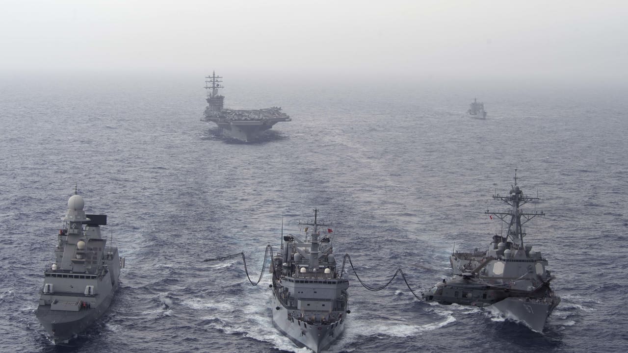البحرية الأمريكية تحدد هوية البحار المفقود من على سفينة في البحر الأحمر