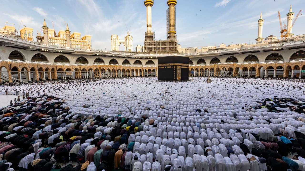السعودية.. هكذا استعدت السلطات لاستقبال العشر الأواخر من رمضان في المسجد الحرام 