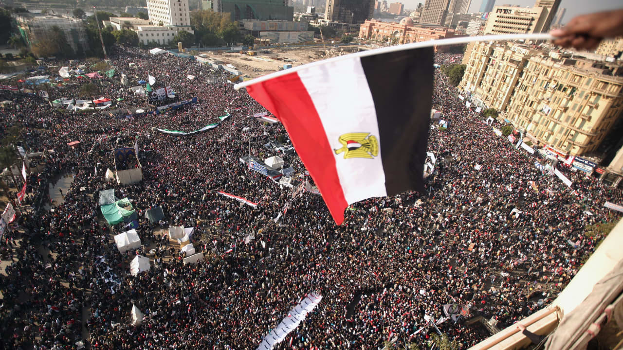 "يبدو أننا ظلمناكم".. علاء مبارك يثير تفاعلا بتعلقه ردا على متابع بشأن ثورة 25 يناير 2011 