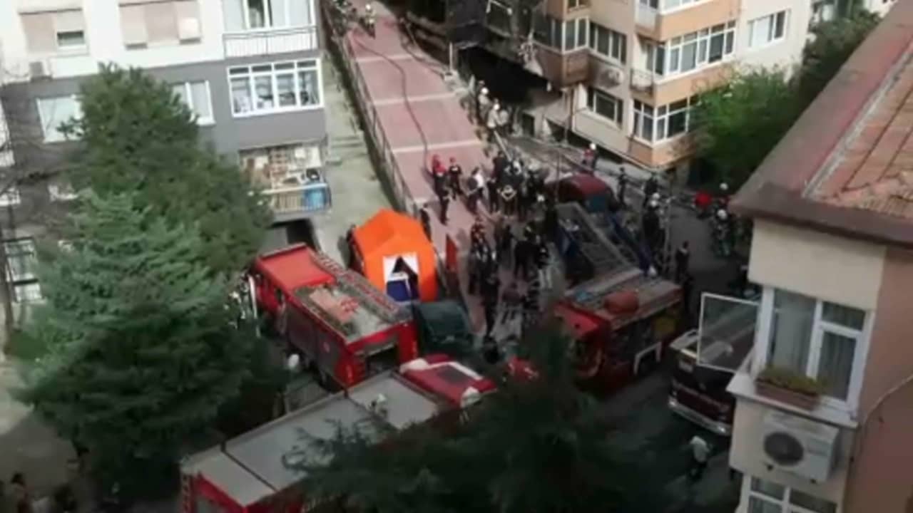 شاهد.. اللقطات الأولى لما بعد اندلاع حريق في ملهى ليلي بإسطنبول