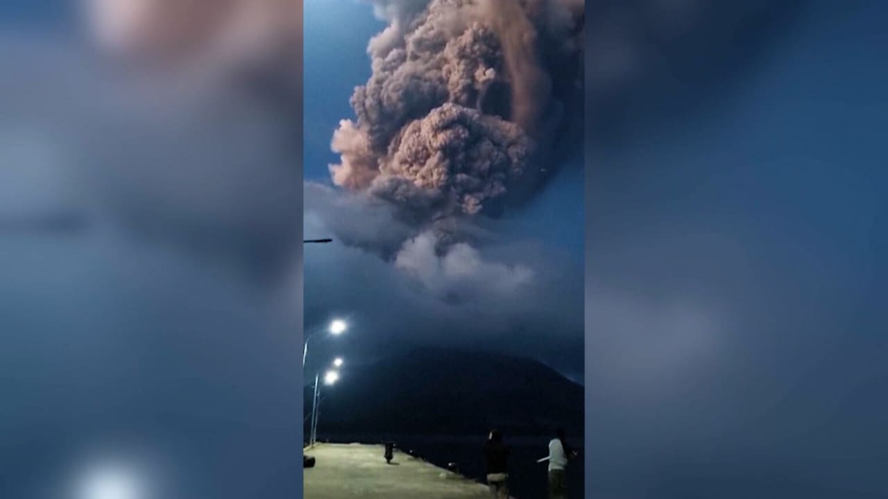اخترقت غازاته طبقة الغلاف الجوي.. علماء يراقبون مدى تأثير بركان أندونيسيا على كوكب الأرض