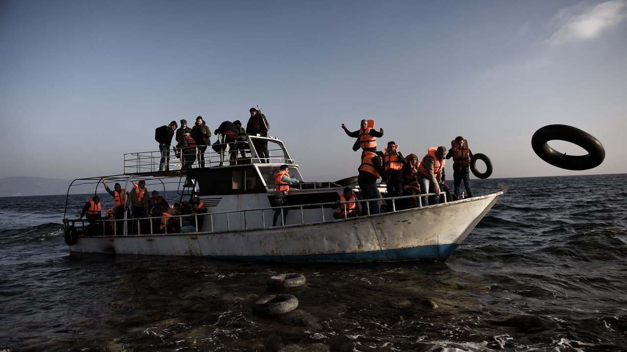 متهمون بـ"التسبب بغرق مئات المهاجرين".. بدء محاكمة 9 مصريين في اليونان