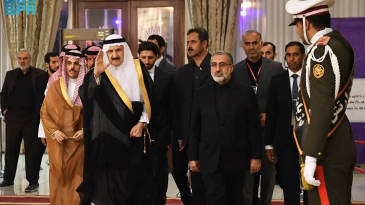 تفاعل على أسلوب استقبال وزير خارجية السعودية بعزاء إبراهيم رئيسي في إيران